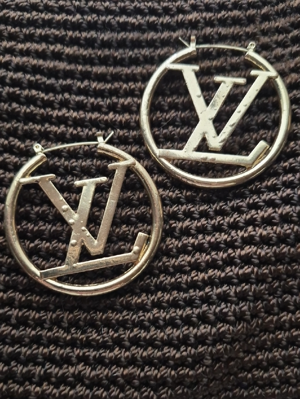 Fashion Jewelry LV Logo Design